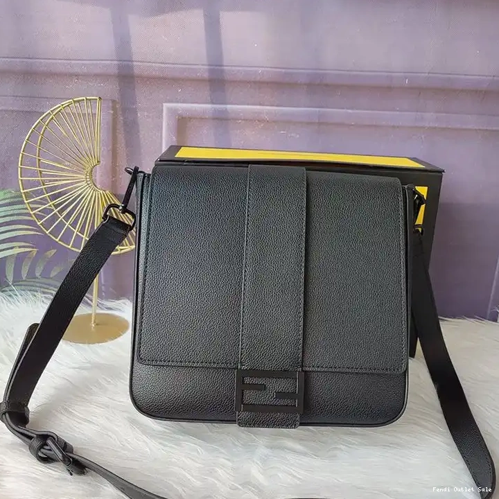Medium Fendi Romano Baguette Messenger In Leather Black Cuoio 0501